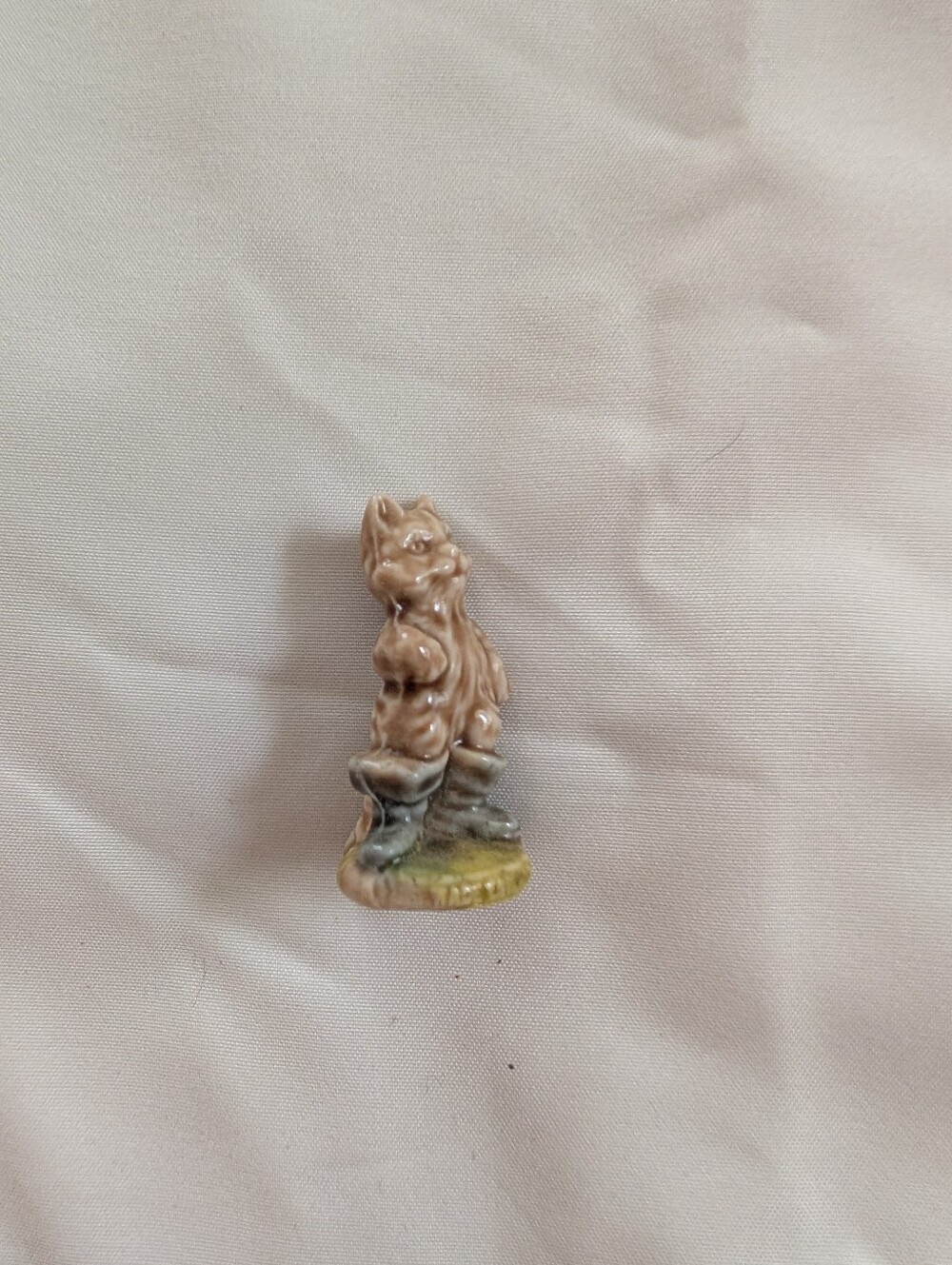 Vintage Wade England Red Rose Tea Puss In Boots Figurine
